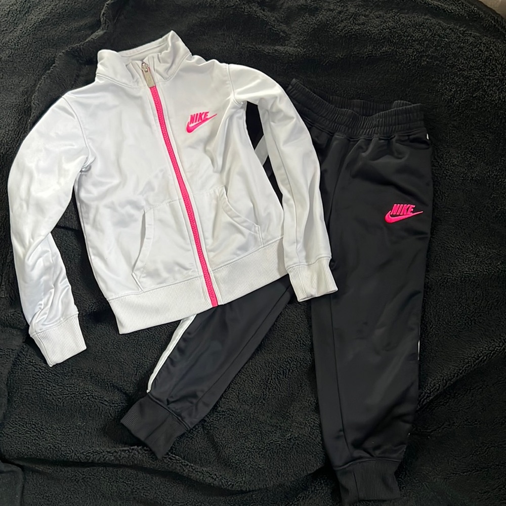 Nike 4/XS matching set like new barely worn
